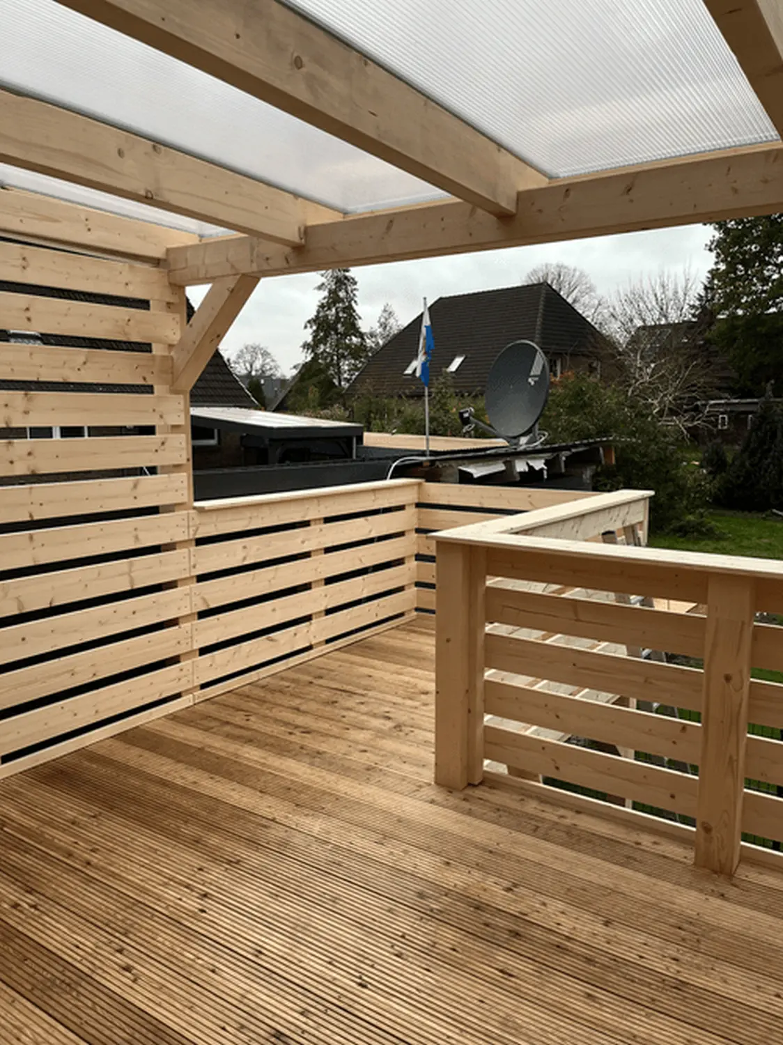 Terrassen - Hartholz Zimmerei & Dachdeckerei