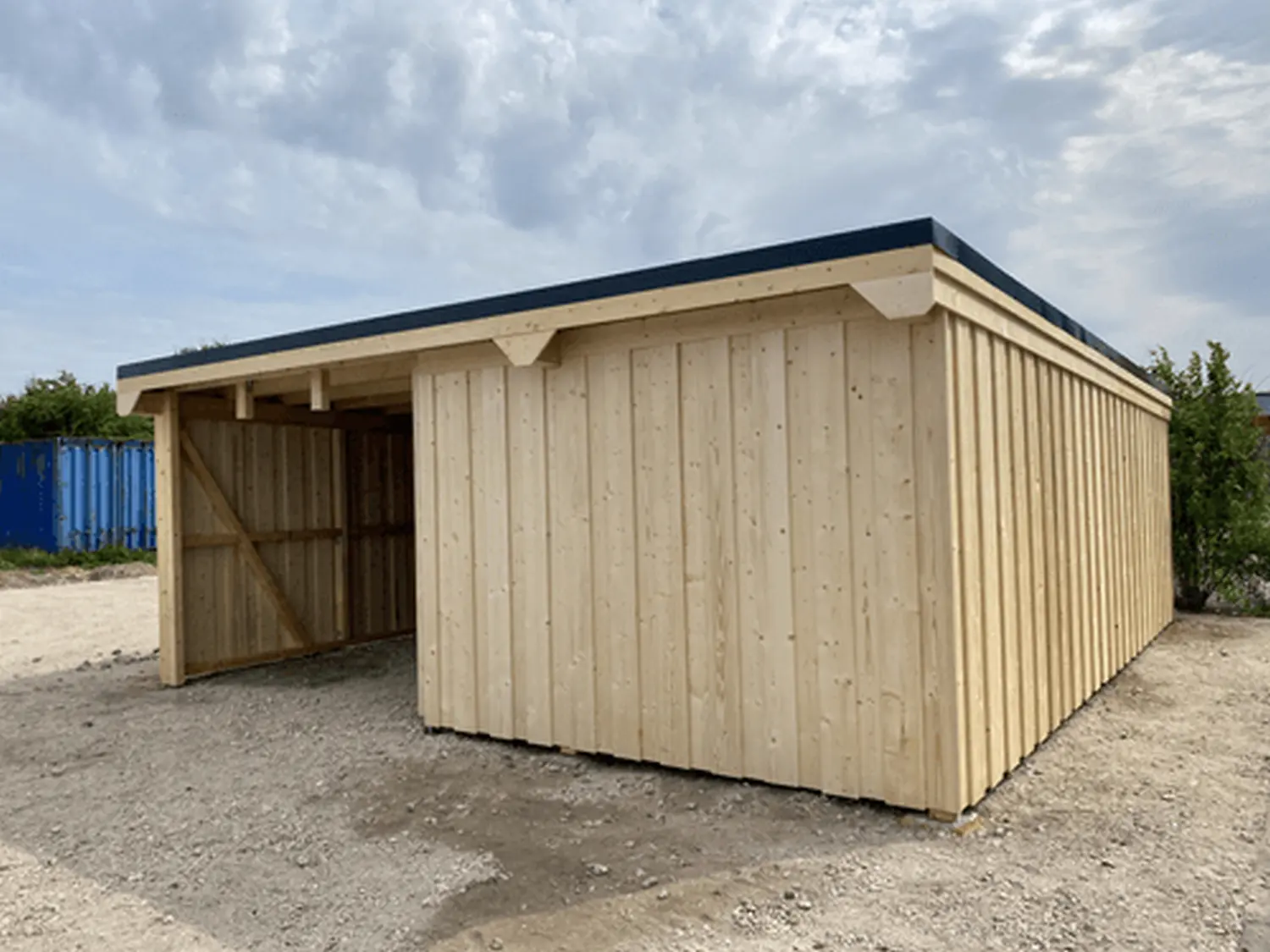 Holzbau - Hartholz Zimmerei & Dachdeckerei