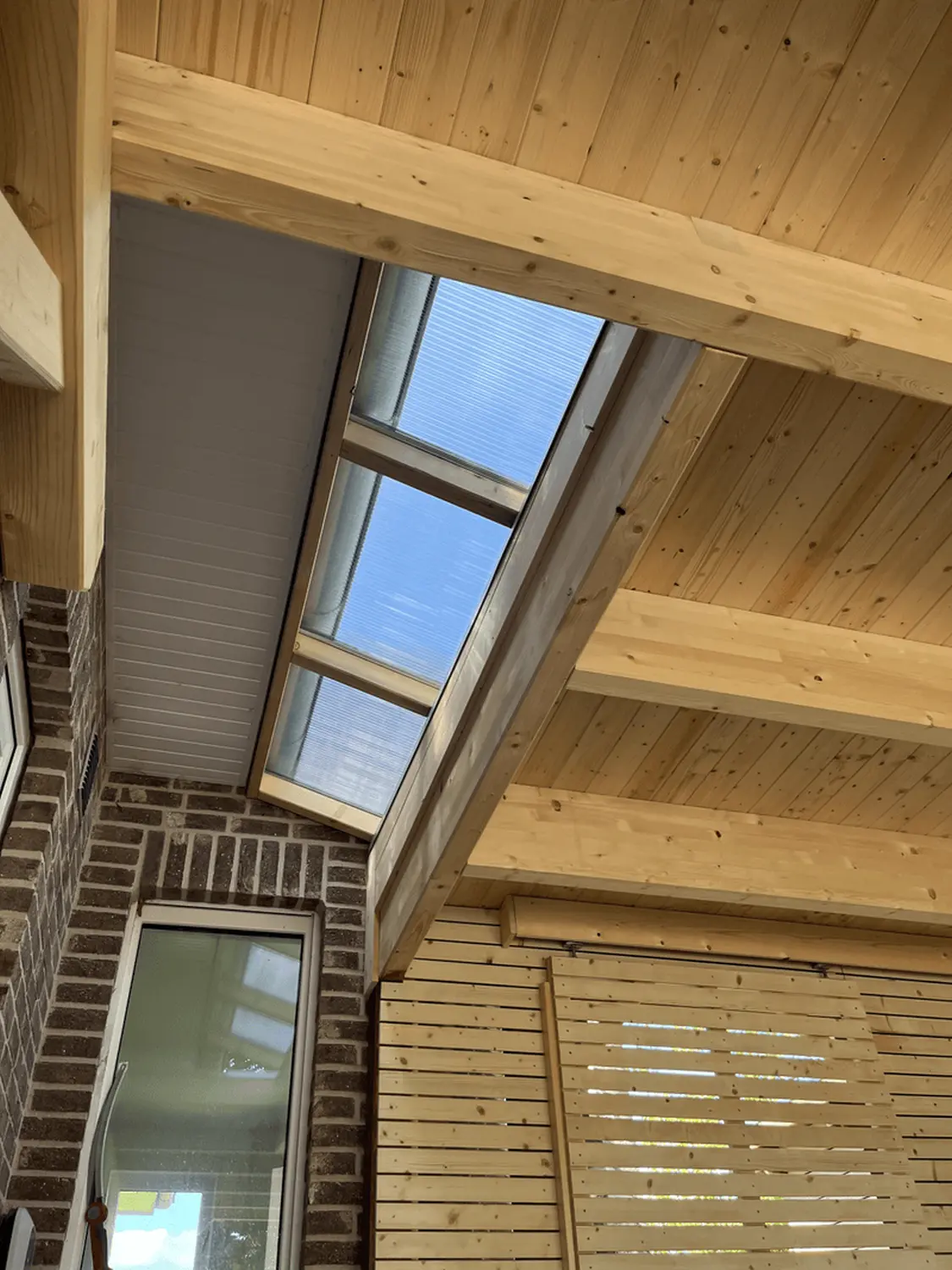 Holzbau - Hartholz Zimmerei & Dachdeckerei
