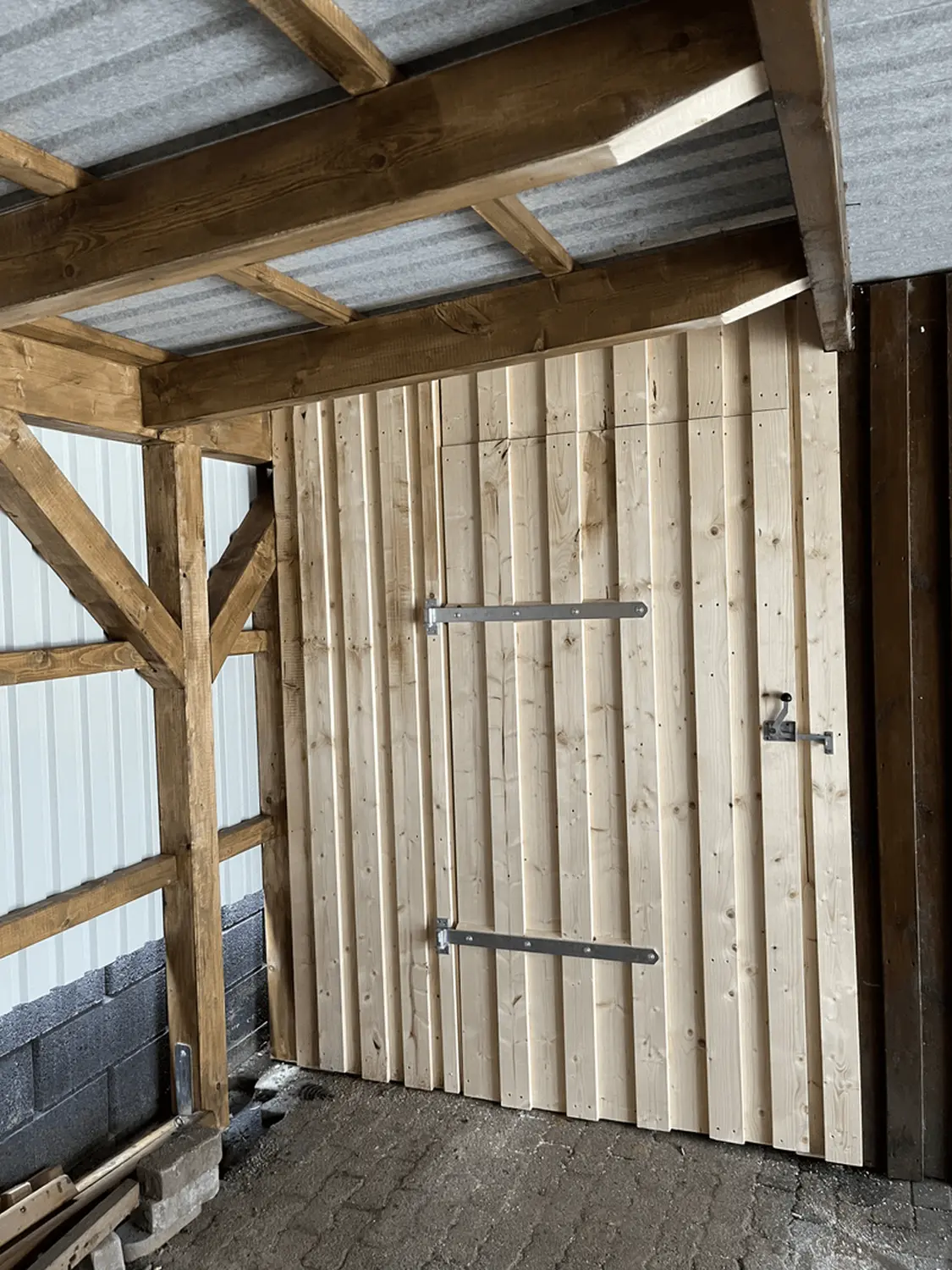 Holzbau - Hartholz Zimmerei & Dachdeckerei
