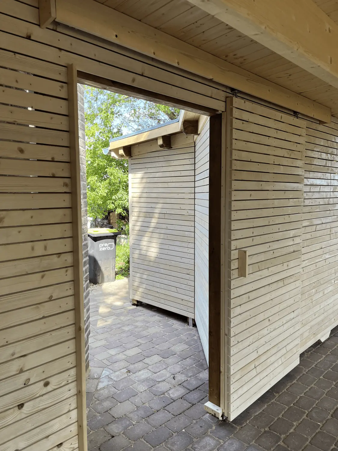Holzbau - Hartholz Zimmerei & Dachdeckerei
