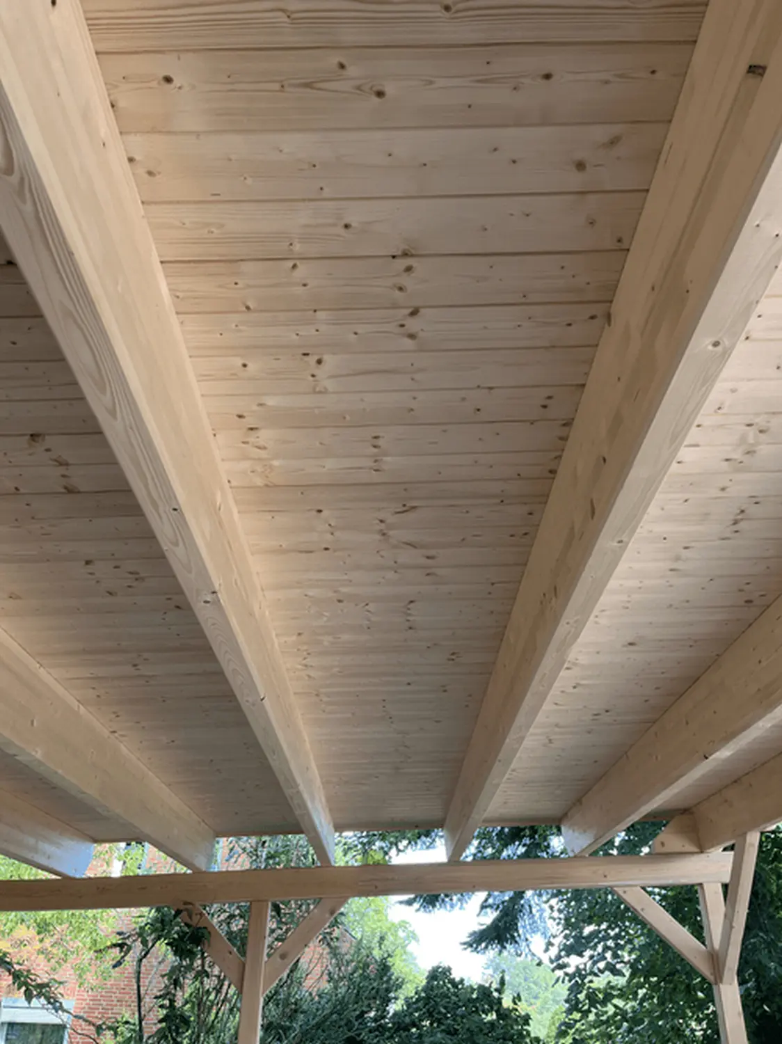 Holzbau - Hartholz Zimmerei & Dachdeckerei