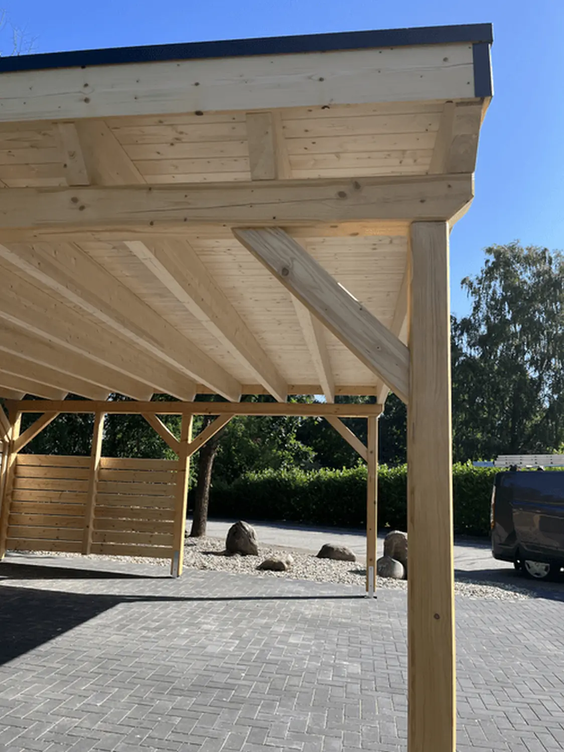 Holzbau - Hartholz Zimmerei & Dachdeckerei