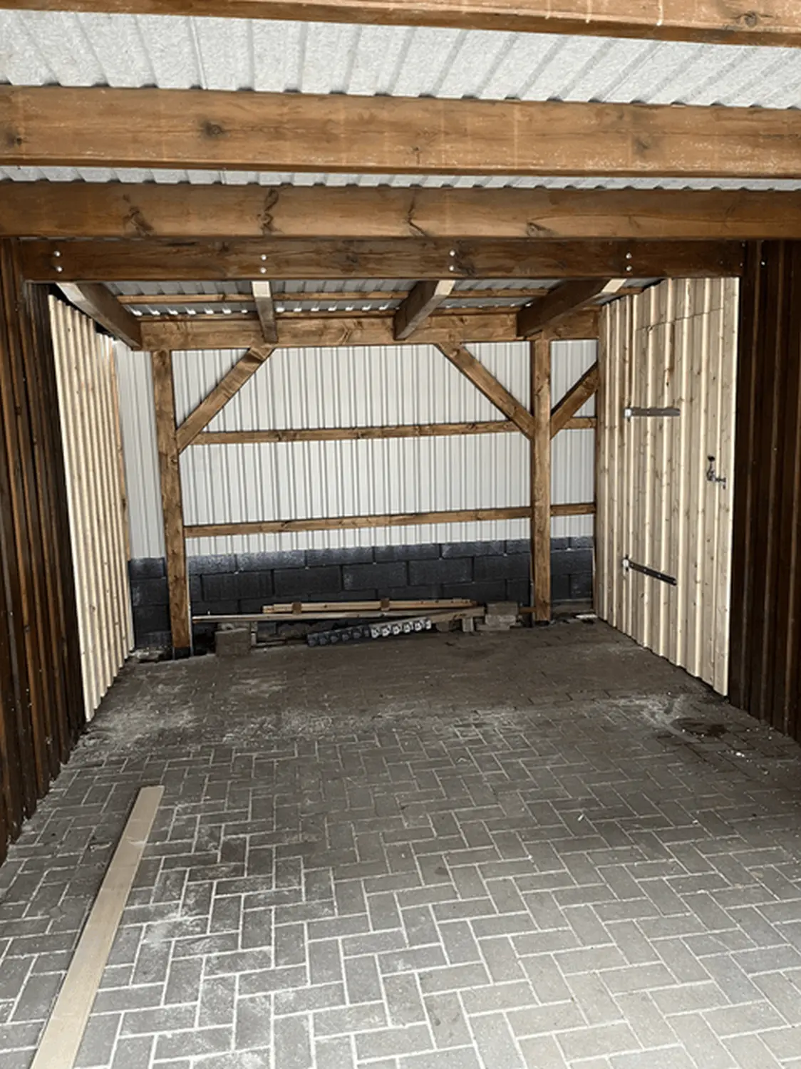 Holzbau - Hartholz Zimmerei & Dachdeckerei