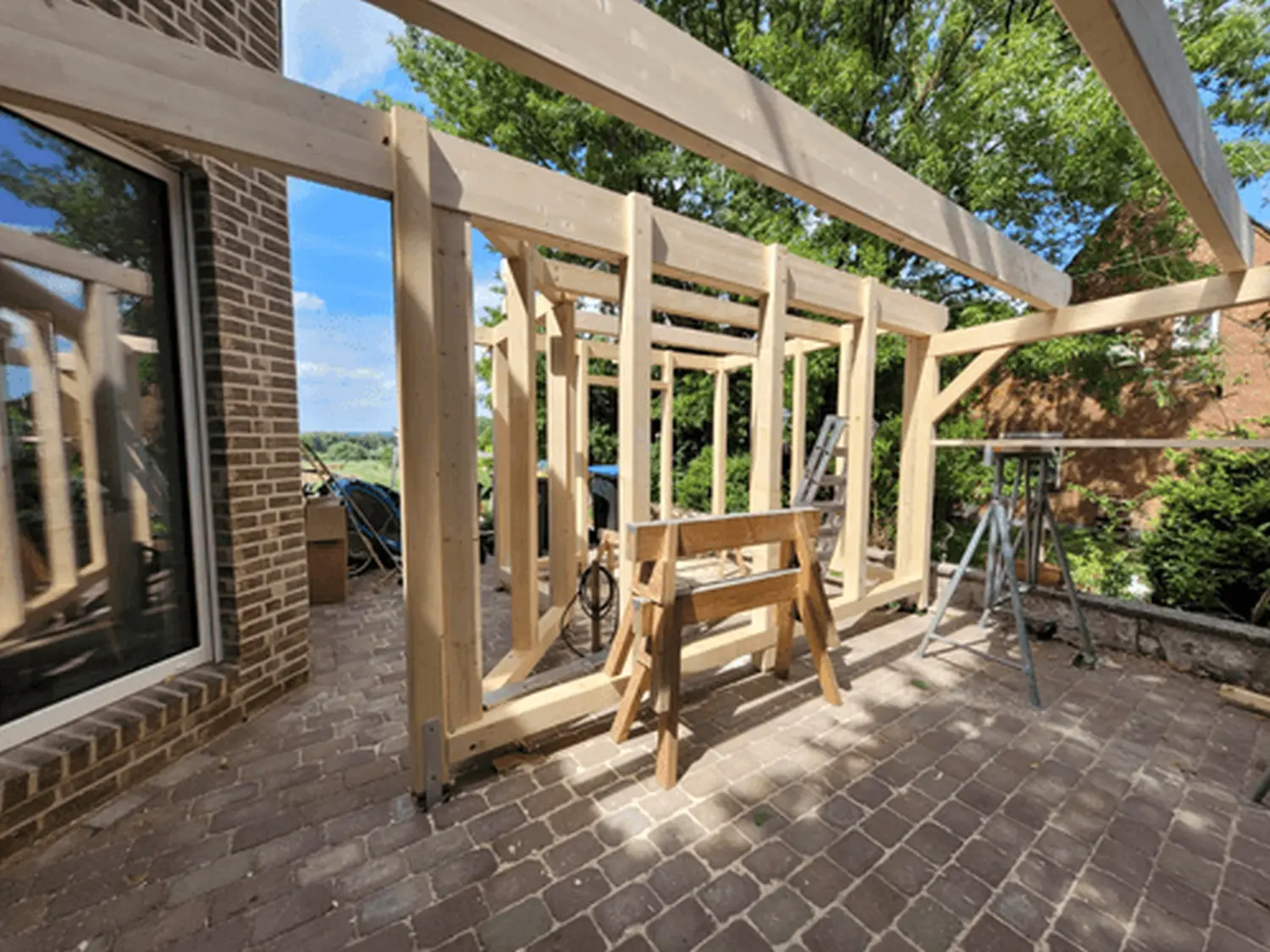 Holzbau - Hartholz Zimmerei & Dachdeckerei